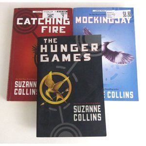 Lot of 3 The Hunger Game Paperback Novels By Suzanne Collins First 3 Novels